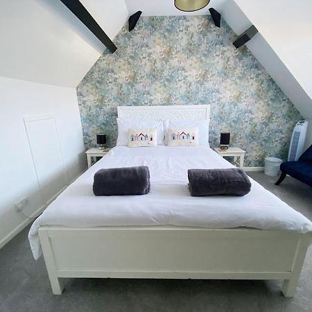 The Beach Hut - 1 Bedroom Apartment Near The Beach 본머스 외부 사진
