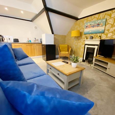 The Beach Hut - 1 Bedroom Apartment Near The Beach 본머스 외부 사진