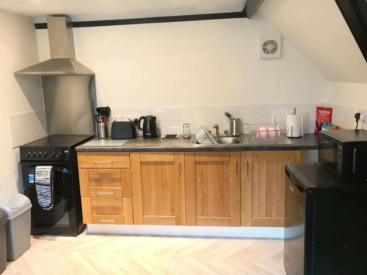The Beach Hut - 1 Bedroom Apartment Near The Beach 본머스 외부 사진